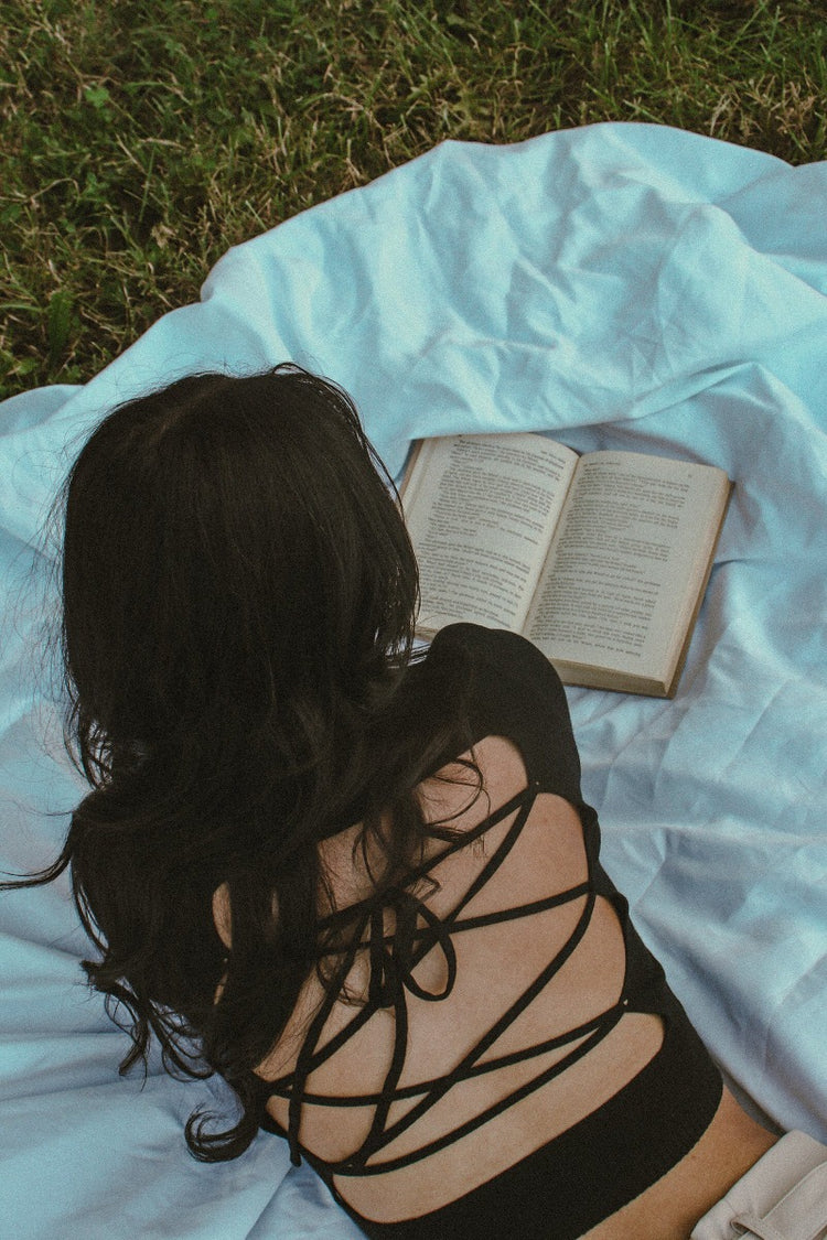 backless black top