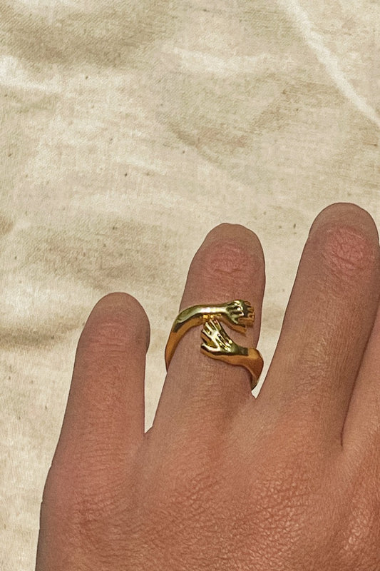 Hug Ring Gold