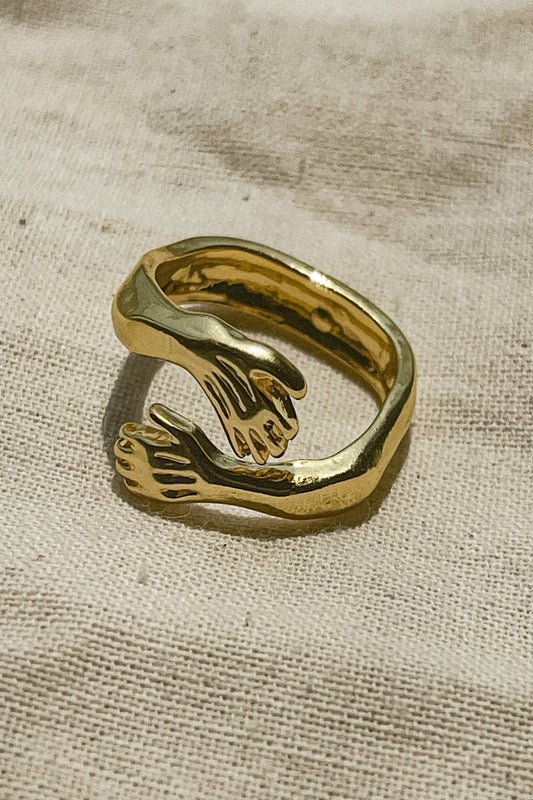 Hug Ring Gold