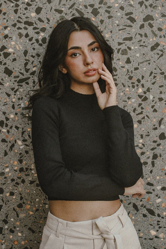 Love Me Top Black