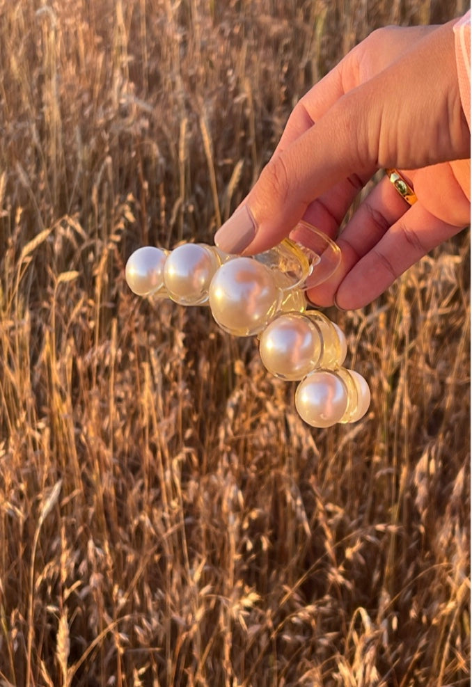 Pearl Claw Clip