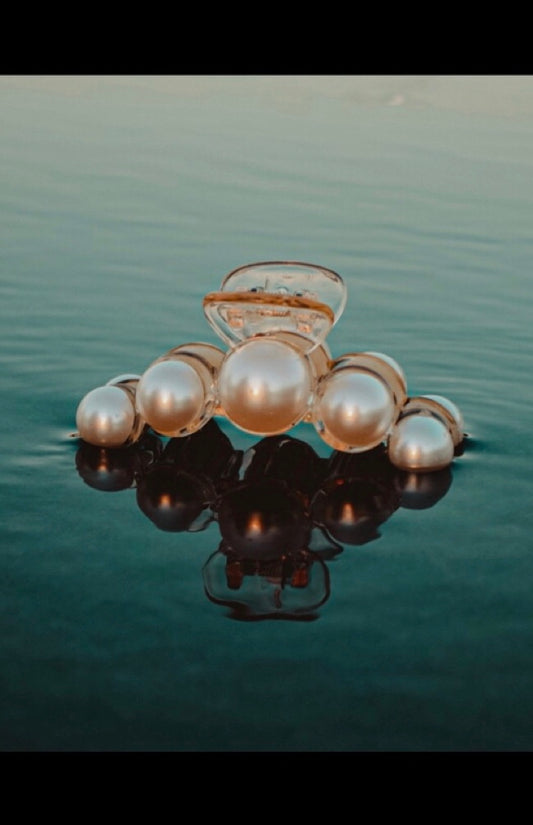 Pearl Claw Clip